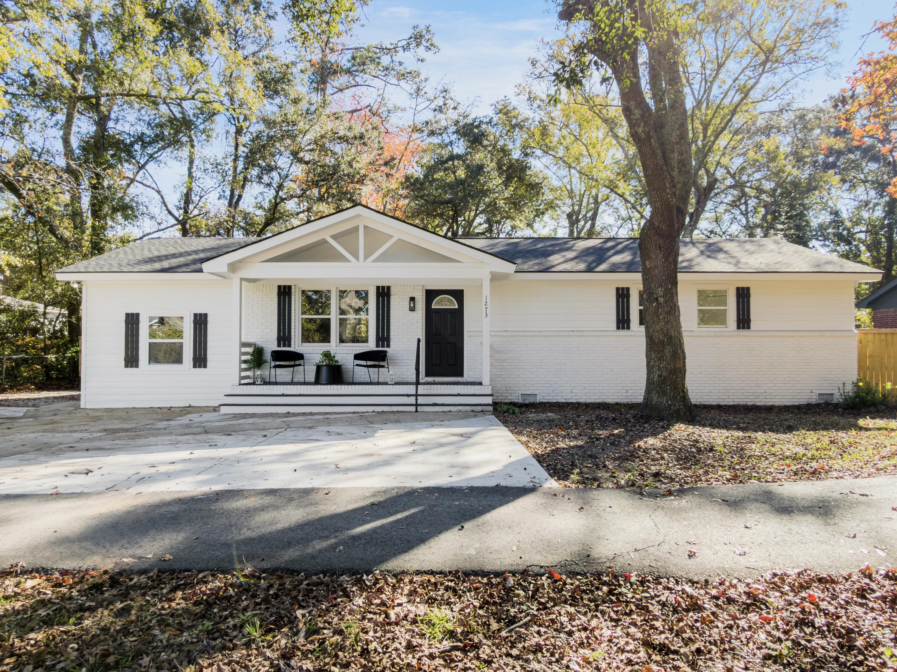 1273 Mathis Ferry Road Mount Pleasant, SC 29464 - Photo 3 of 41 Photo Dec 11 2025, 12 30 06 PM