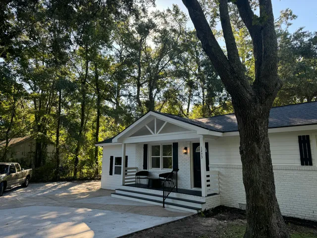 $695,000 | 1273 Mathis Ferry Road, Mount Pleasant, SC 29464
