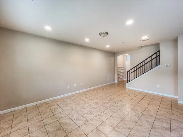 $1,950 | 2880 Donnell Drive, Unit 3302, Round Rock, TX 78664