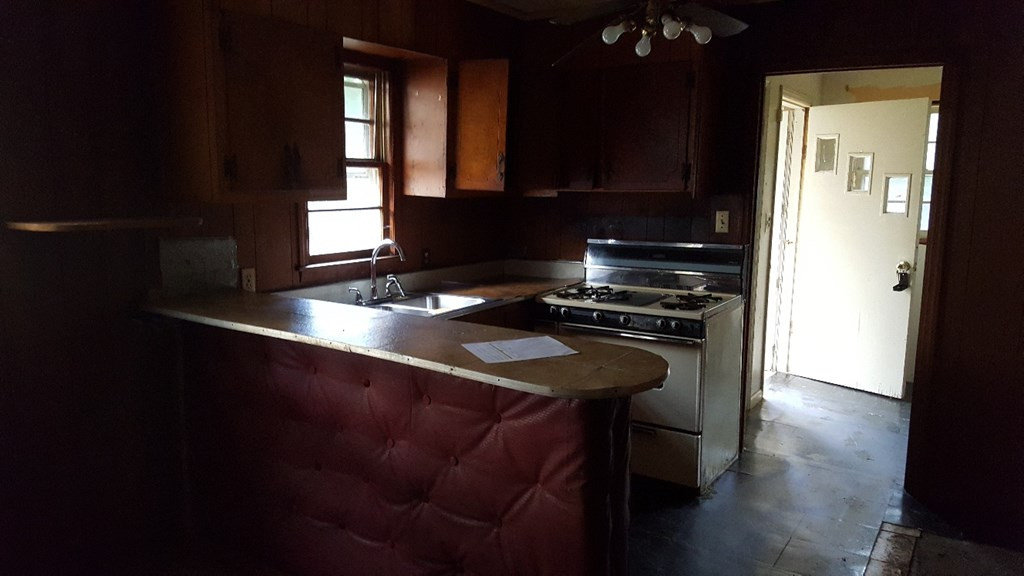 218 Union Street Northeast Aiken, SC 29801 - Photo 3 of 10