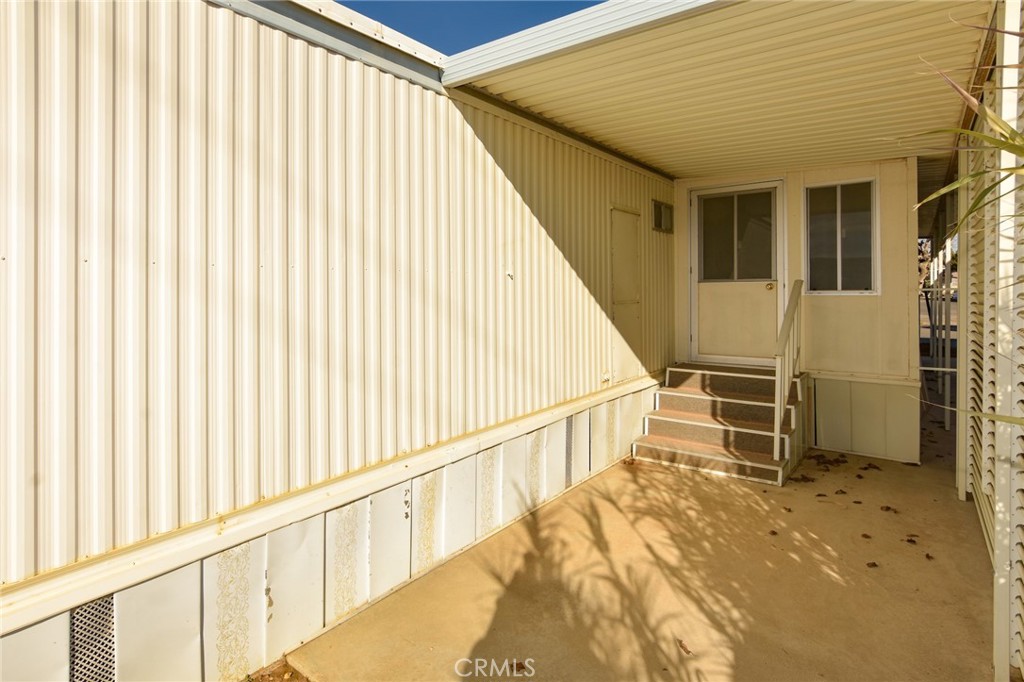 23456 Ottawa Road, Unit 4 Apple Valley, CA 92308 - Photo 13 of 17 a view of outdoor space