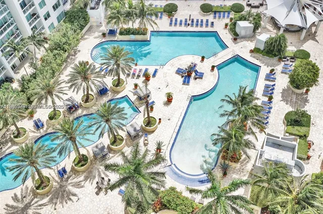 $3,100 | 244 Biscayne Boulevard, Unit 1210, Miami, FL 33132