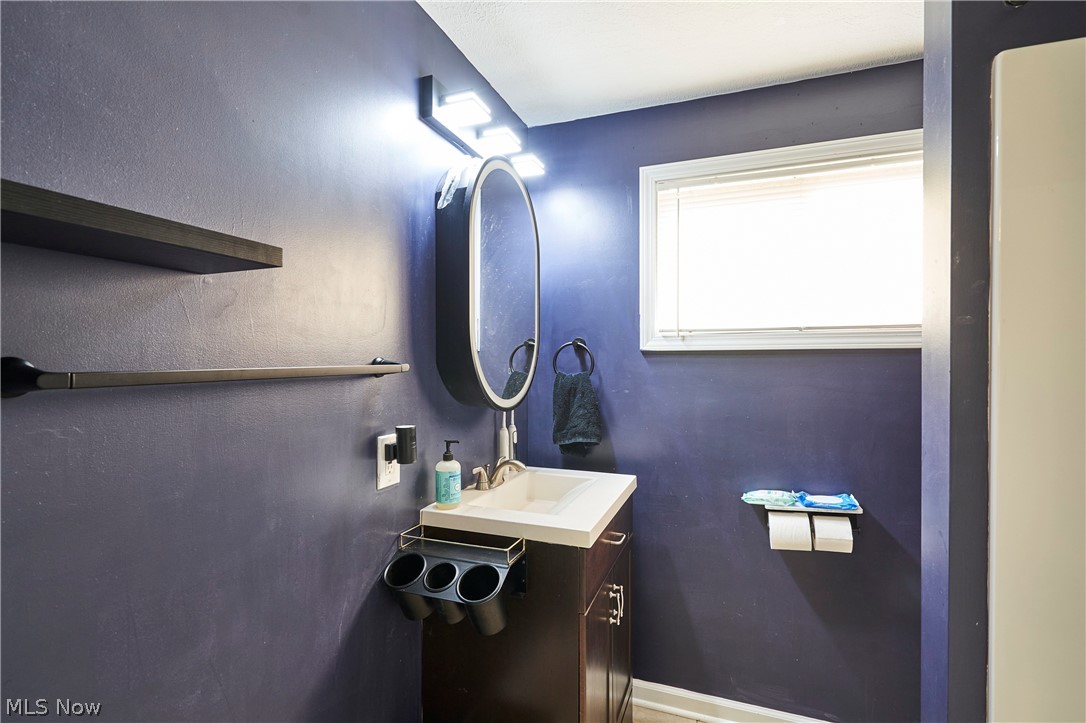 6586 Red Brush Road Ravenna, OH 44266 - Photo 11 of 27 Master bathroom.
