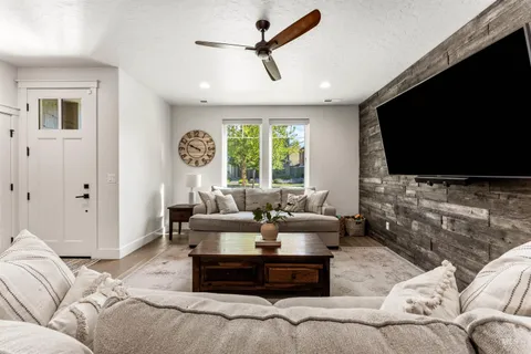 $720,000 | 4471 East Parkcenter Boulevard, Boise, ID 83716
