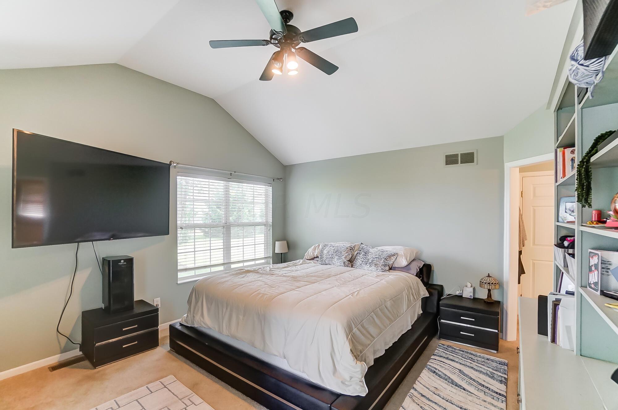 5694 Davidson Road Hilliard, OH 43026 - Photo 24 of 67 Vaulted ceilings