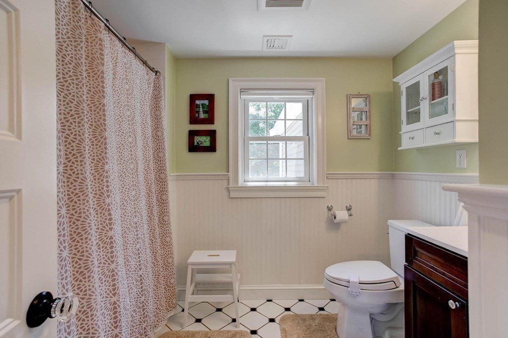81 Bates Road Arlington, MA 02474 - Photo 19 of 41 Gallery Image 19