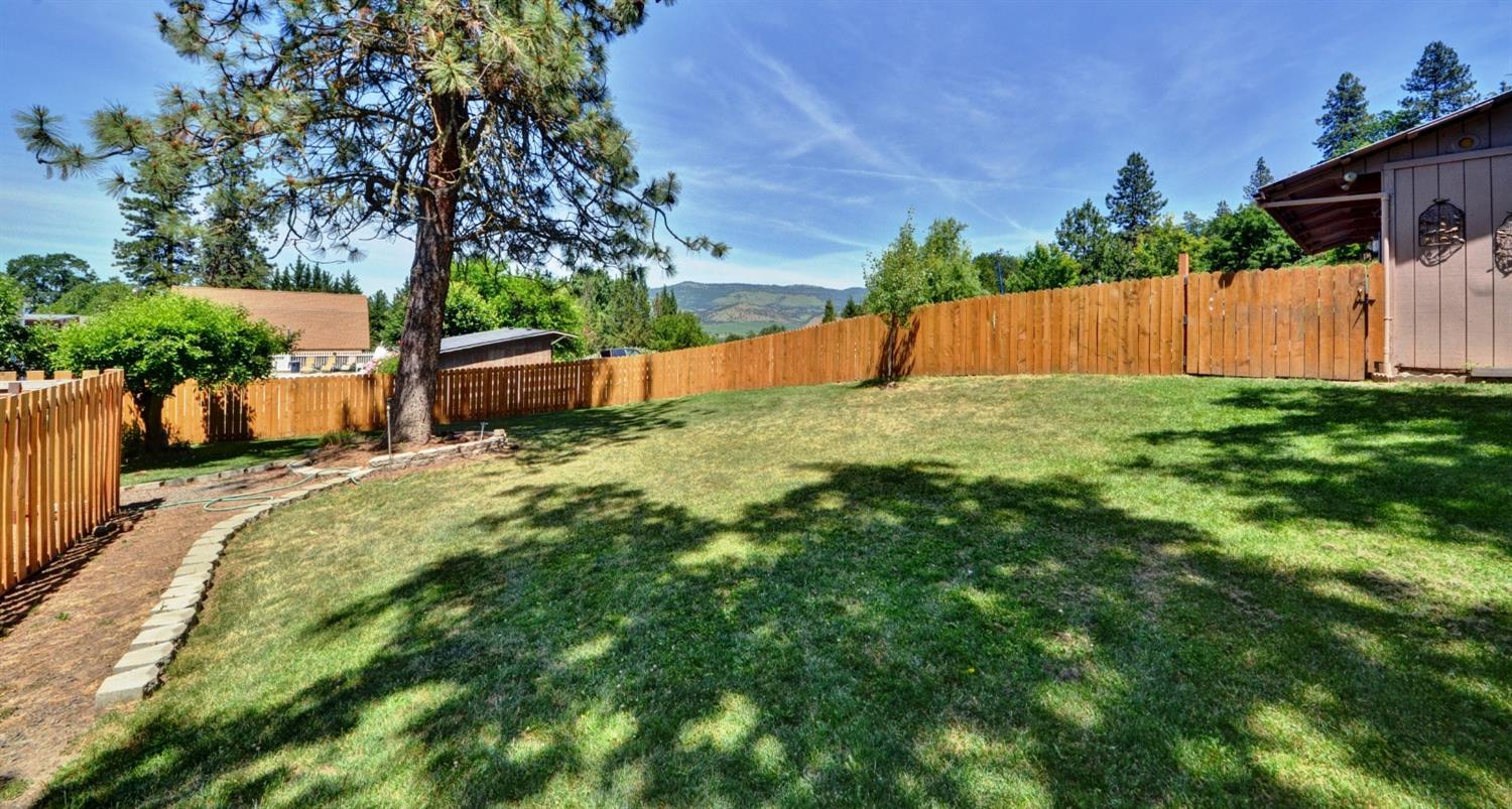 6991 Rapp Lane Talent, OR 97540 - Photo 22 of 31 Property is well-maintained everywhere!