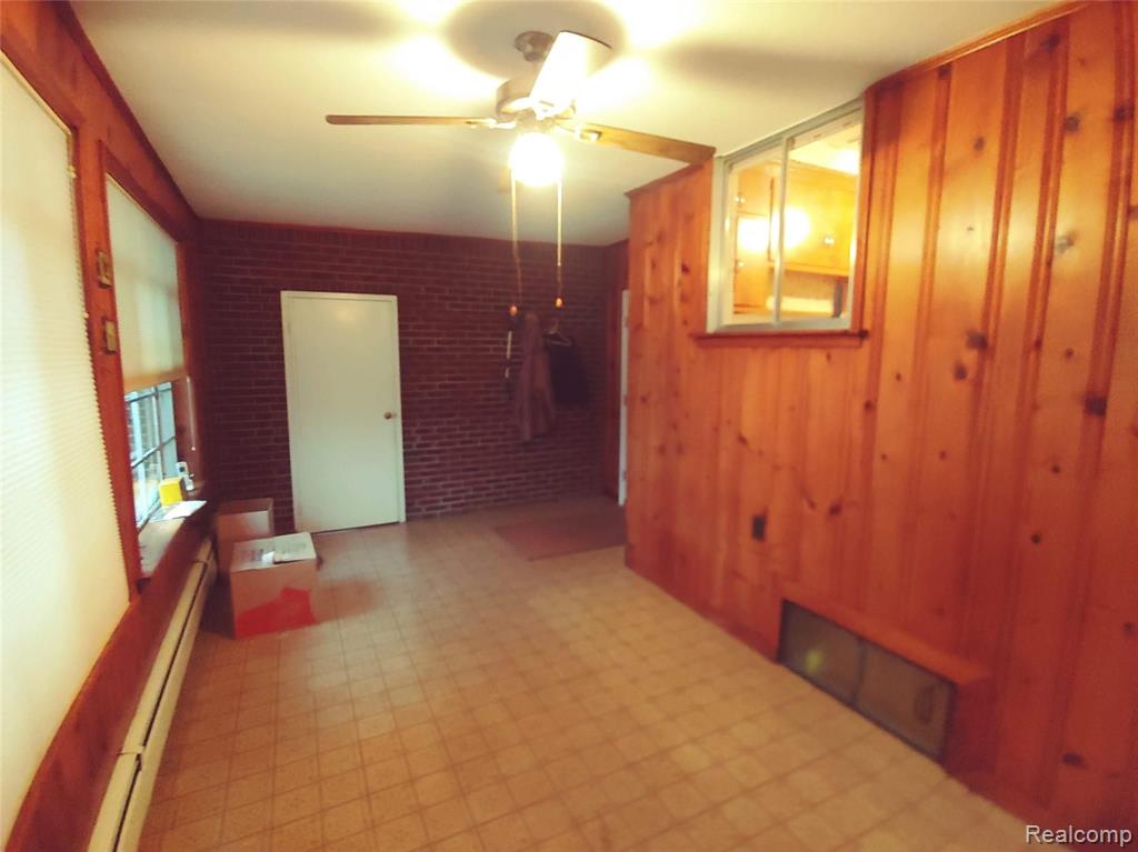 4122 Devon Road Royal Oak, MI 48073 - Photo 9 of 27