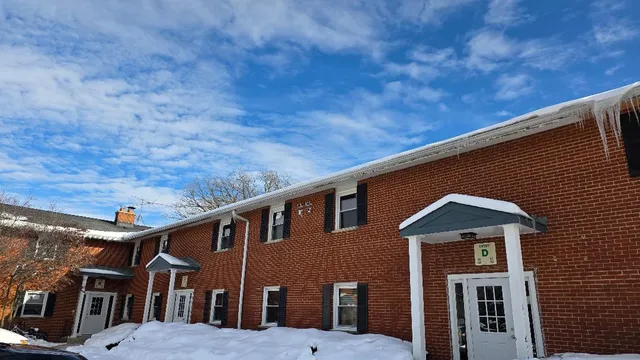 $1,550 | 5 Arrowhead Drive, Unit 48, Algonquin, IL 60102