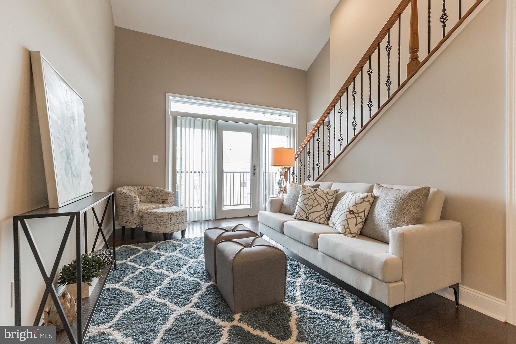513 Carson Terrace, Unit 513 Huntingdon Valley, PA 19006 - Photo 14 of 20 Living Room