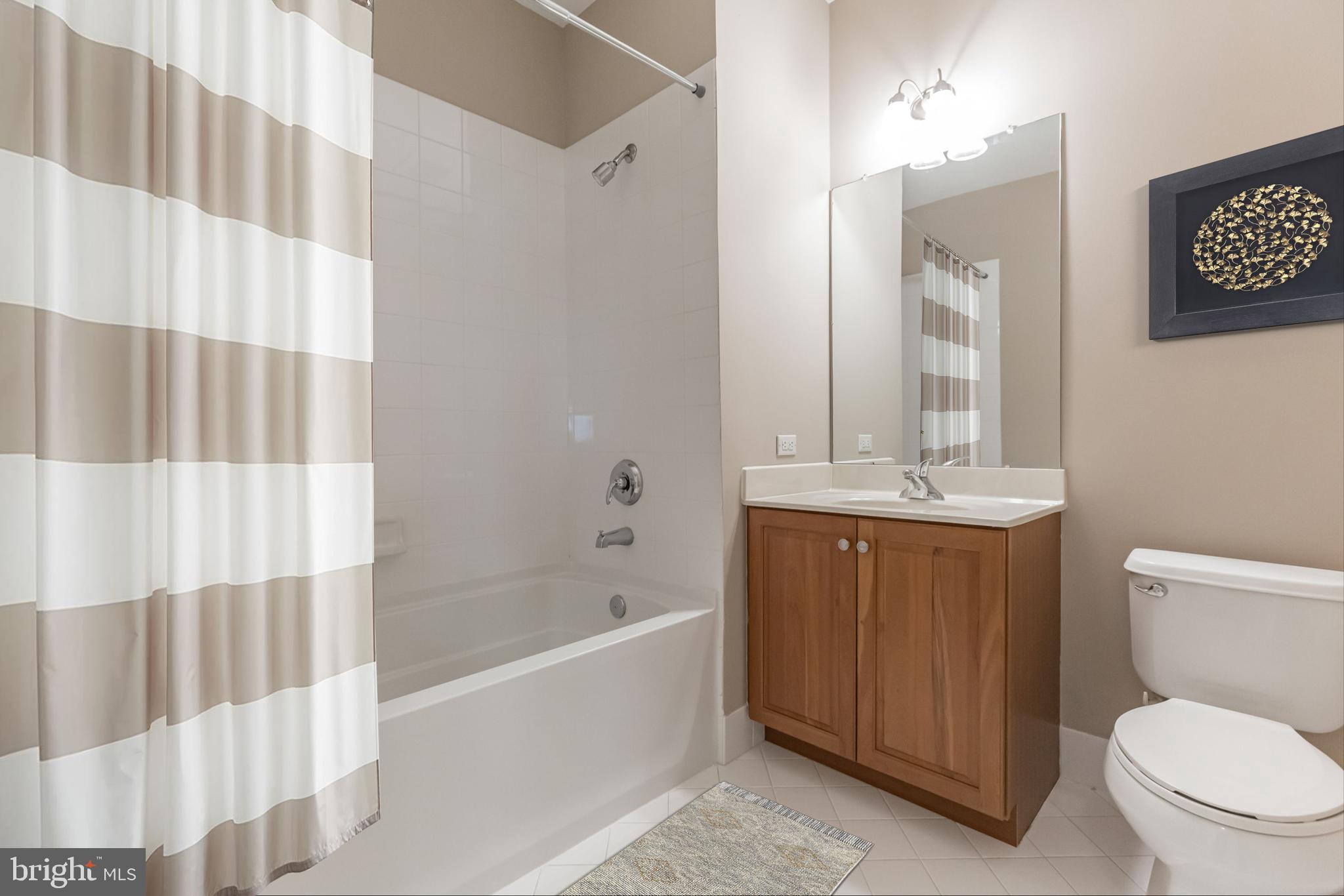 513 Carson Terrace, Unit 513 Huntingdon Valley, PA 19006 - Photo 19 of 20 2nd Bathroom