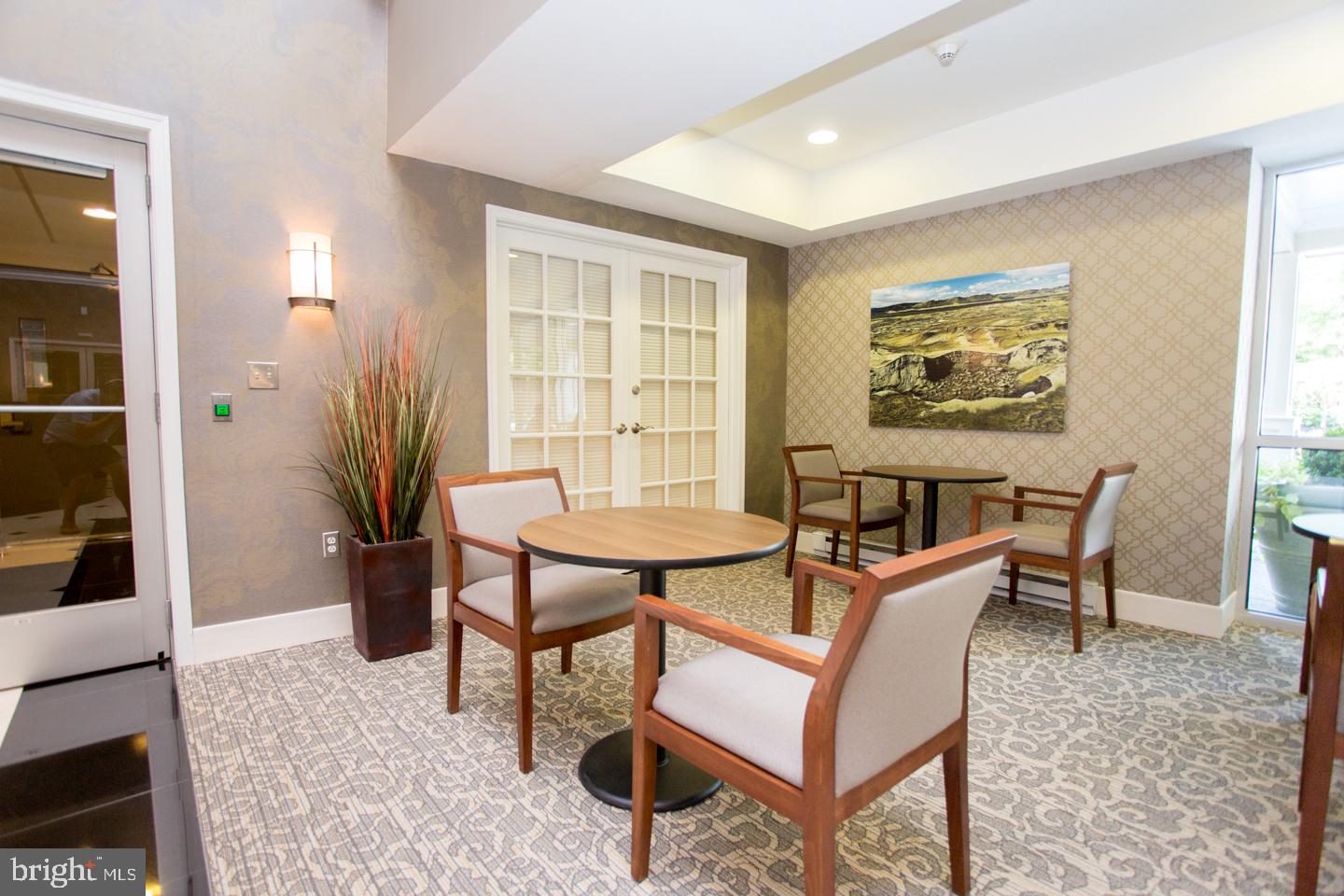 513 Carson Terrace, Unit 513 Huntingdon Valley, PA 19006 - Photo 4 of 20 Lobby