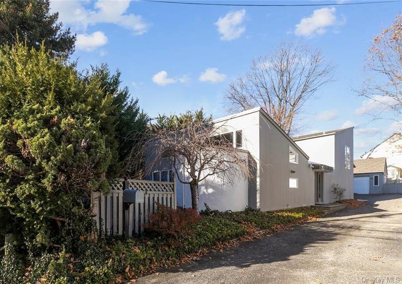 1 Franklin Road Great Neck, NY 11024 - Photo 30 of 31