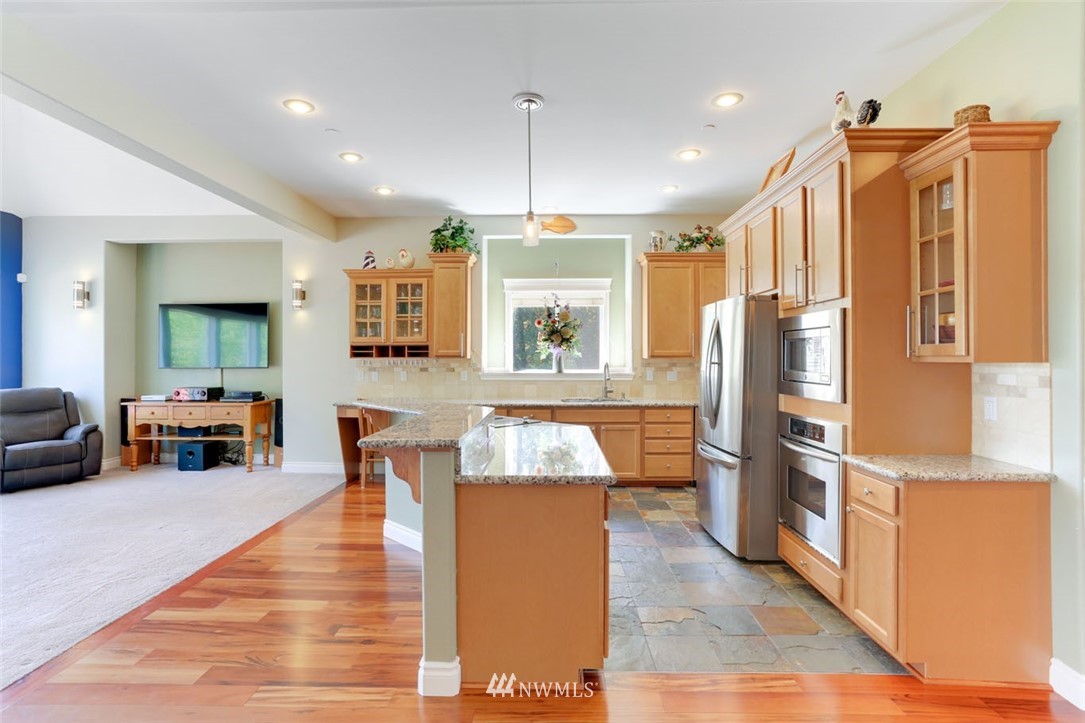 17228 Southeast Petrovitsky Road Renton, WA 98058 - Photo 12 of 40 Gallery Image 12