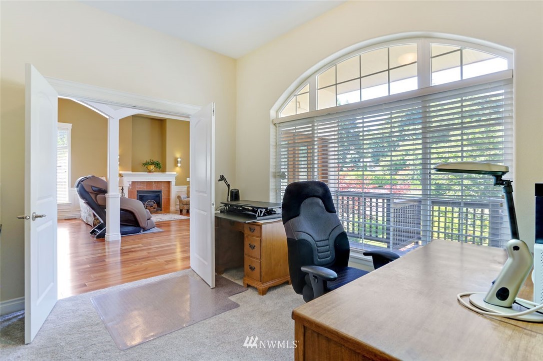 17228 Southeast Petrovitsky Road Renton, WA 98058 - Photo 9 of 40 Gallery Image 9