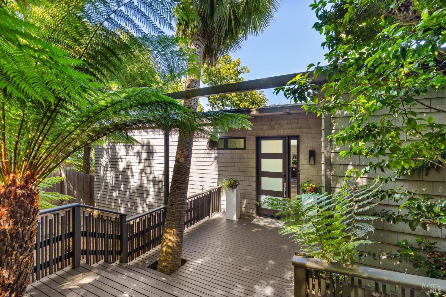 290 Beach Road Belvedere, CA 94920 - Photo 13 of 77