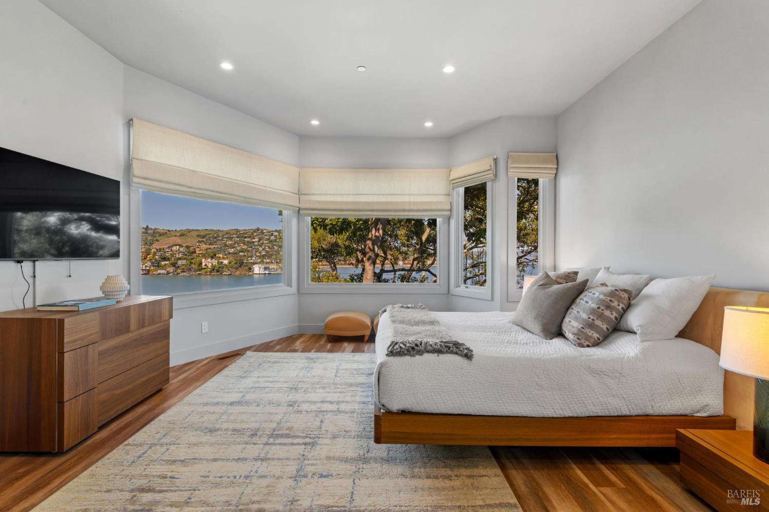 290 Beach Road Belvedere, CA 94920 - Photo 34 of 77