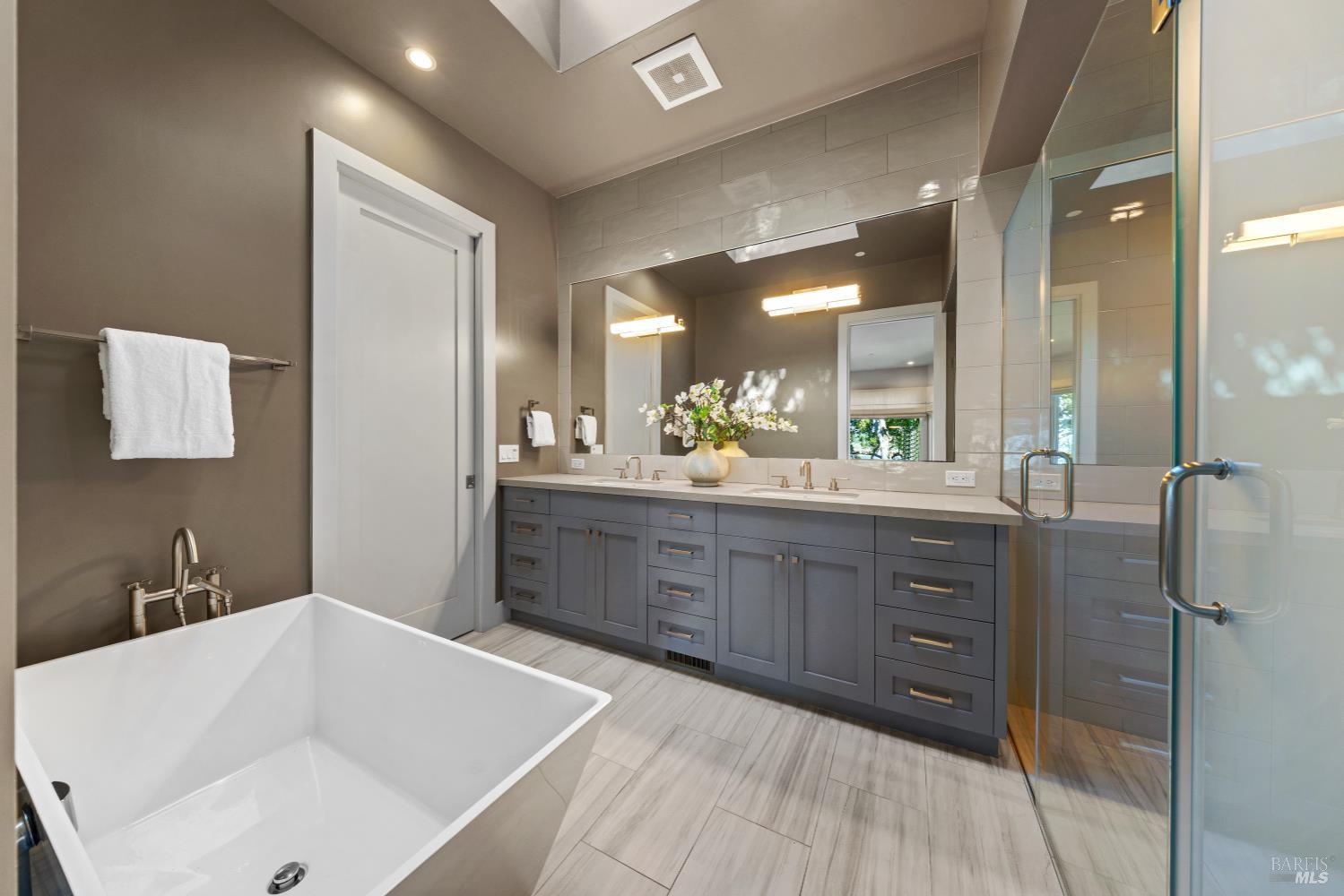 290 Beach Road Belvedere, CA 94920 - Photo 37 of 77