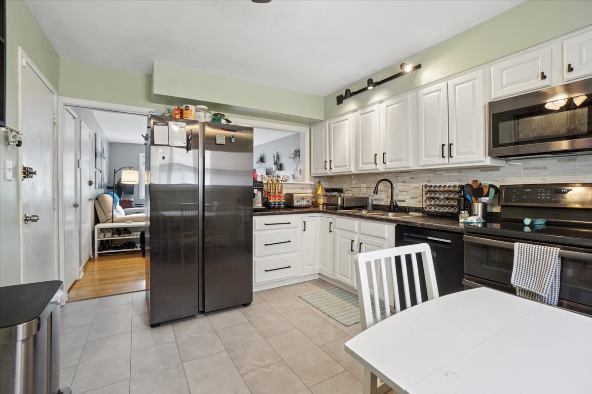 547 Sheridan Road, Unit 3W Evanston, IL 60202 - Photo 6 of 15 Gallery Image 6