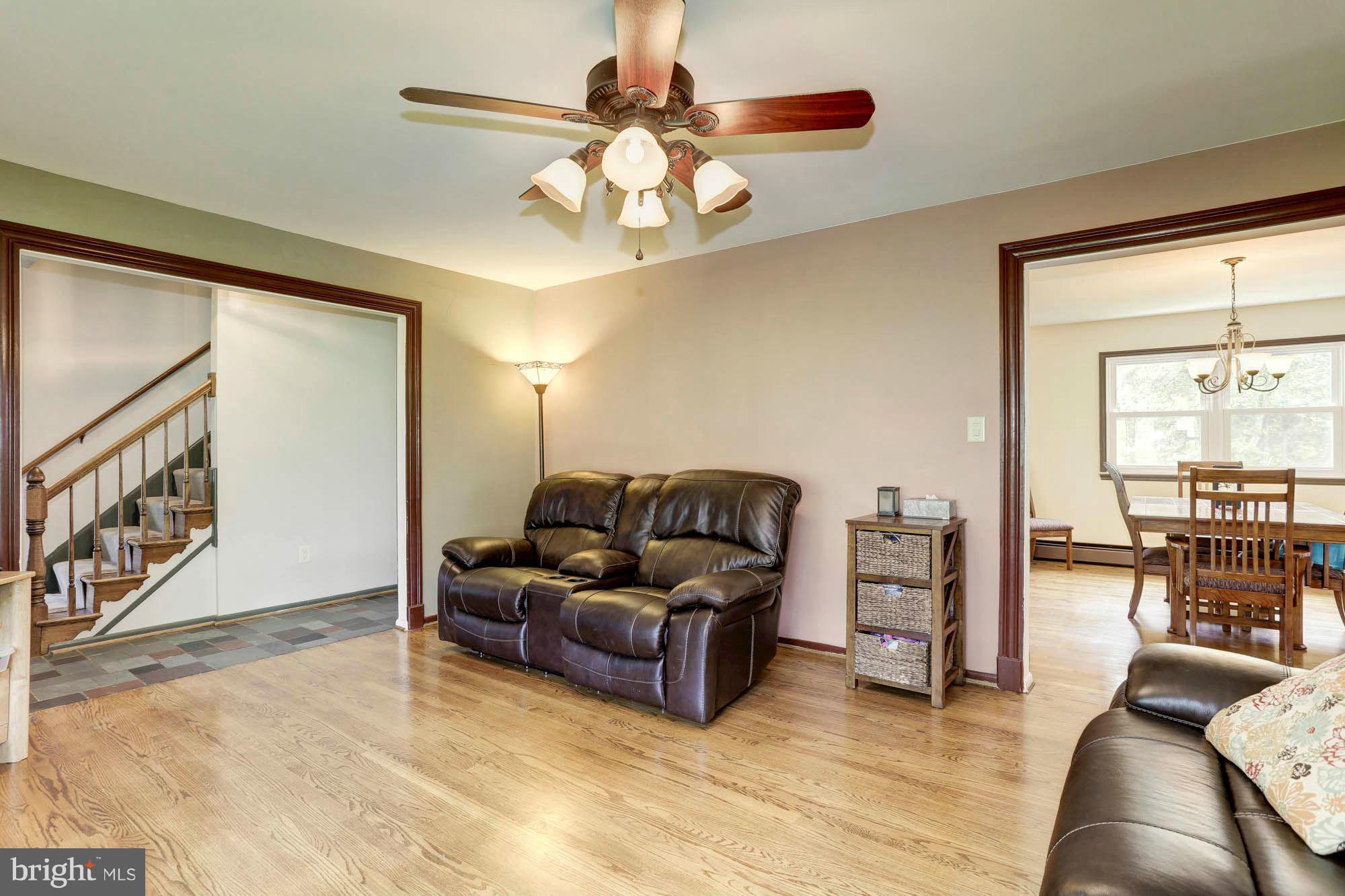 9105 Gue Road Damascus, MD 20872 - Photo 2 of 30 Living Room