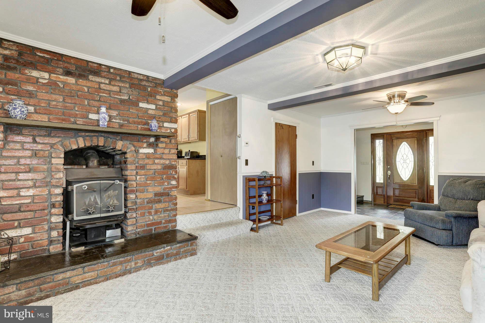 9105 Gue Road Damascus, MD 20872 - Photo 9 of 30 Family Room