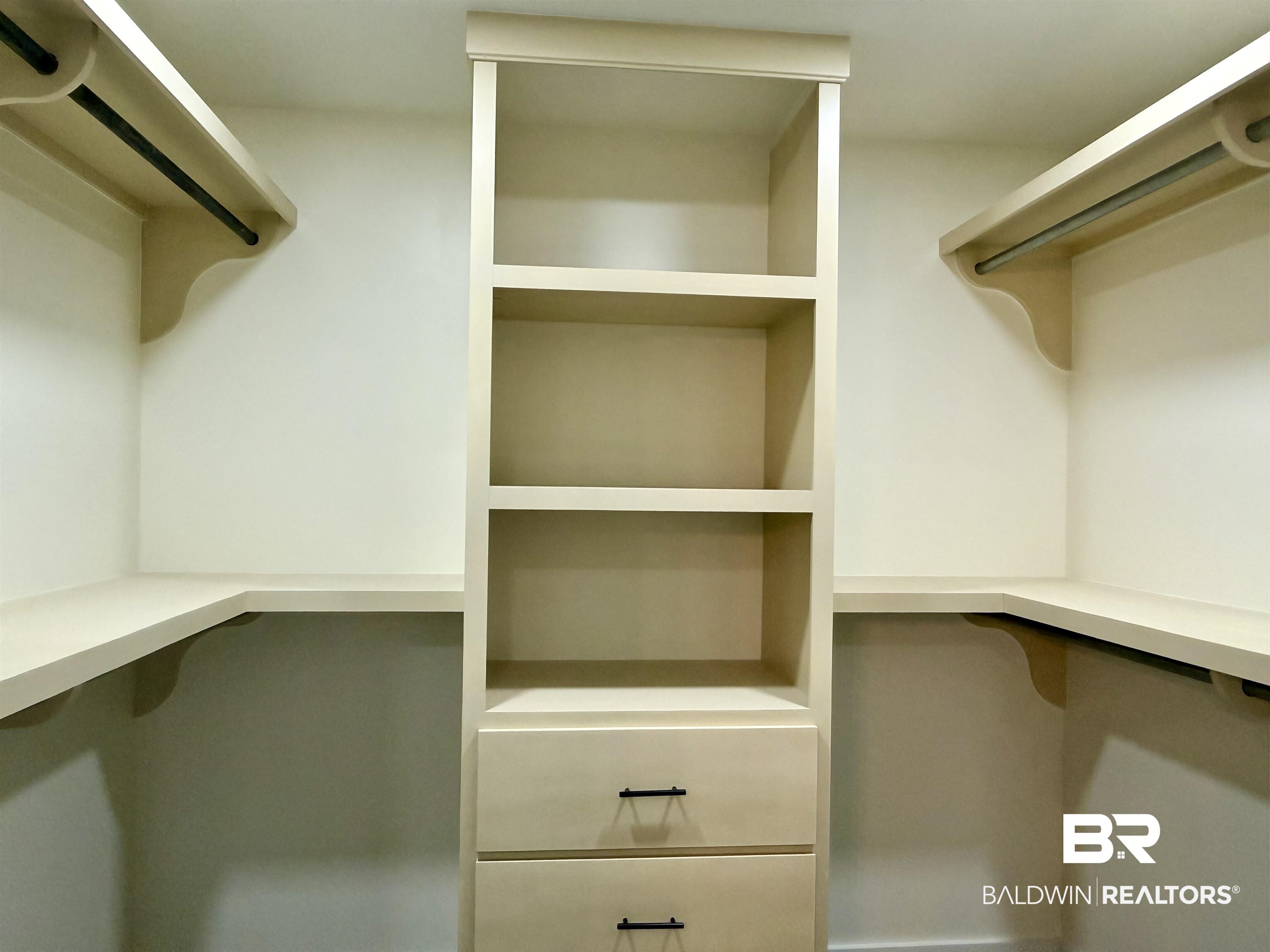 613 Forrest Avenue Brewton, AL 36426 - Photo 16 of 22 View of walk in closet