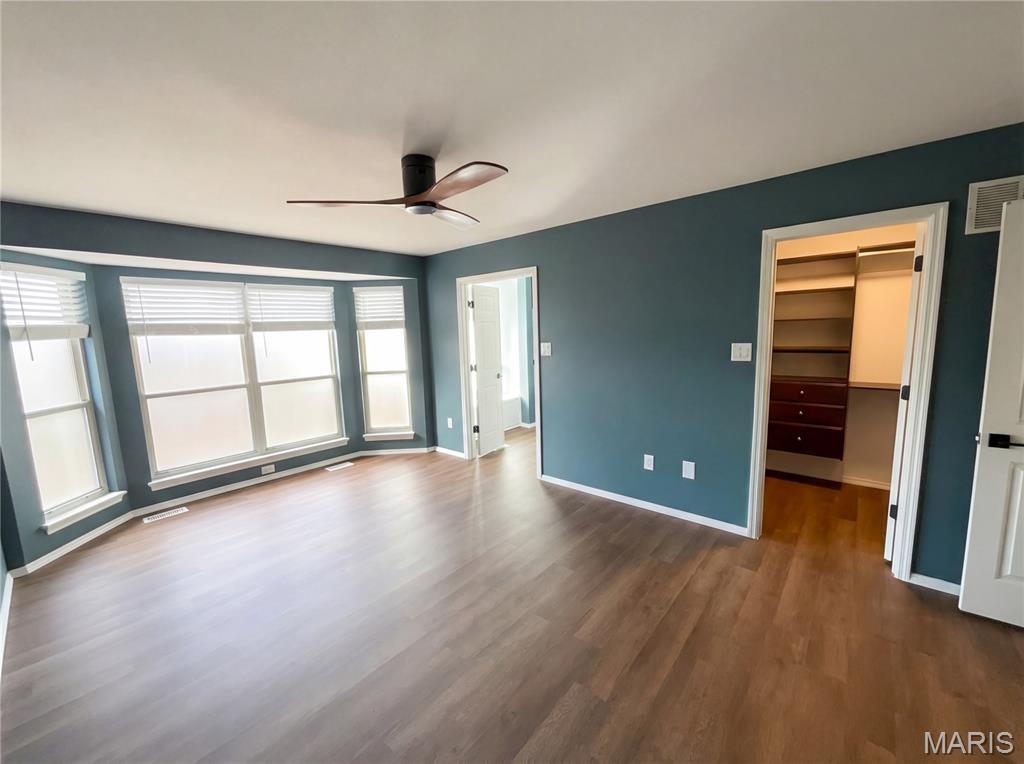 519 Steepleton Court Ballwin, MO 63021 - Photo 4 of 26