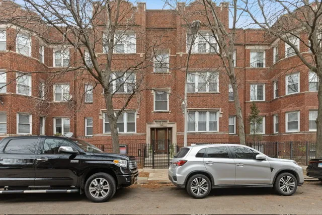$320,000 | 1628 West Juneway Terrace, Unit 2W, Chicago, IL 60626