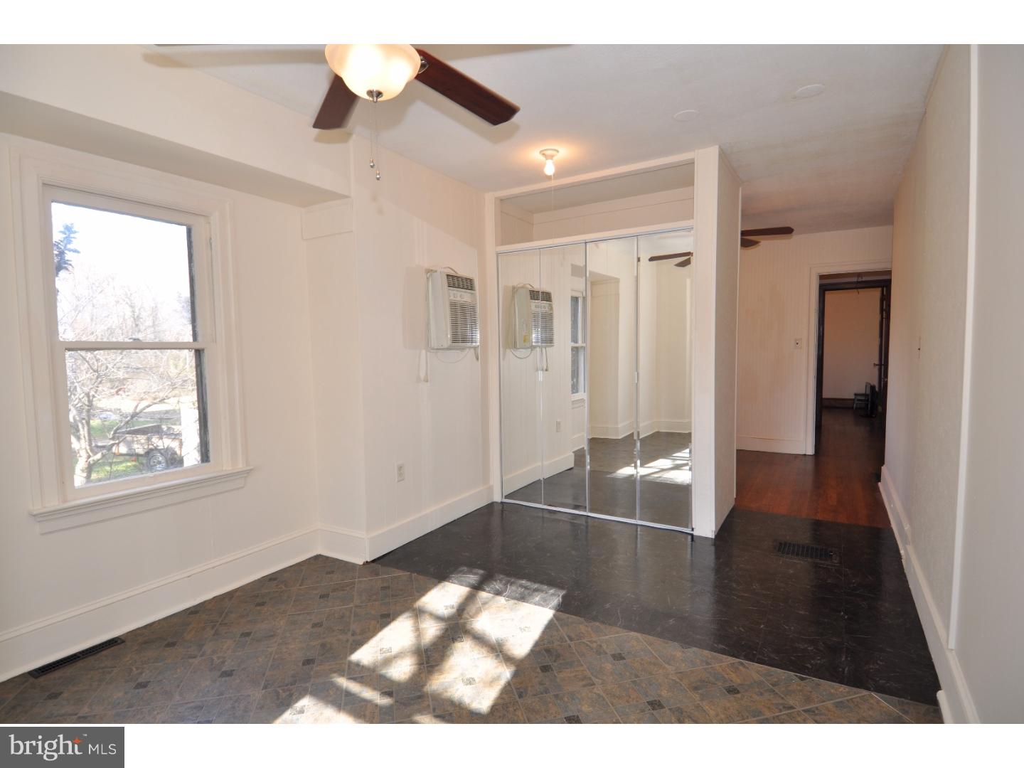 386 Mansfield Road East Columbus, NJ 08022 - Photo 13 of 24 Bedroom - Main
