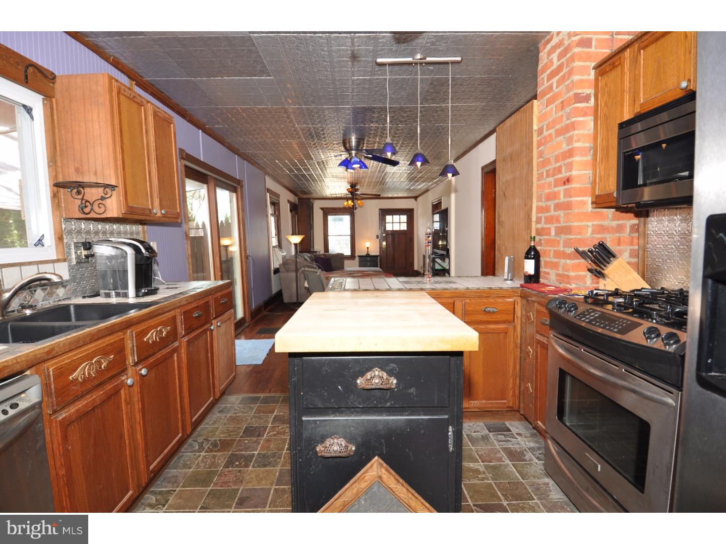 386 Mansfield Road East Columbus, NJ 08022 - Photo 8 of 24 Kitchen