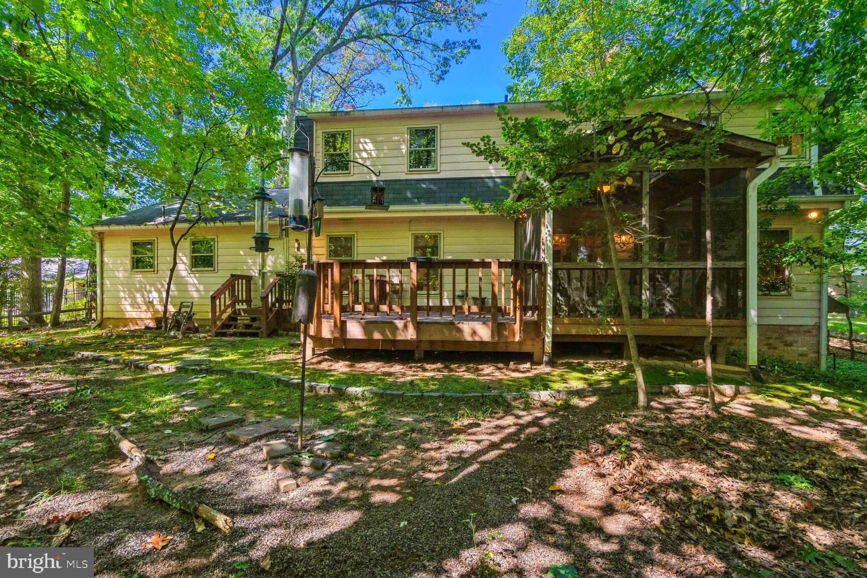 2403 Bugle Lane Reston, VA 20191 - Photo 7 of 23