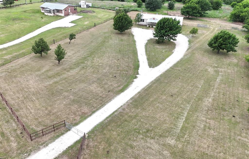 9721 Limestone Joshua, TX 76058 - Photo 5 of 36 a view of a backyard