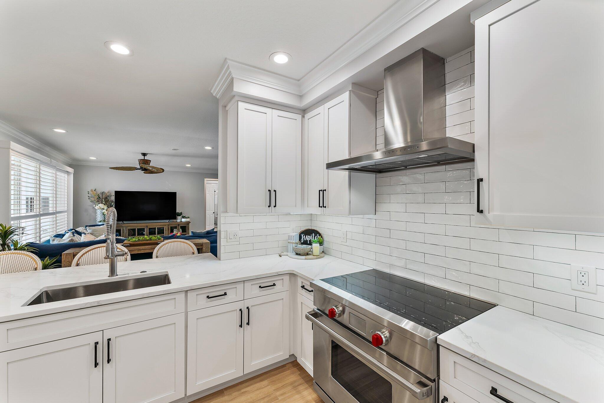 1169 Tropical Drive Jupiter, FL 33458 - Photo 26 of 113 Kitchen