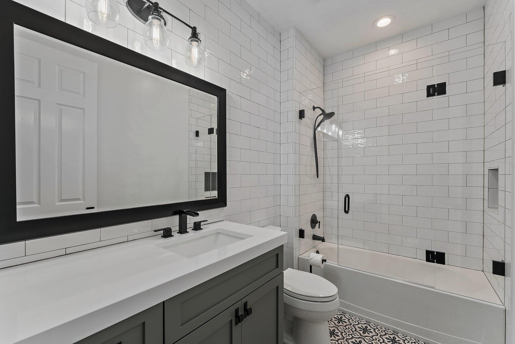 1169 Tropical Drive Jupiter, FL 33458 - Photo 47 of 113 Guest Bath 3