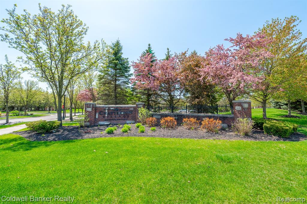 4155 Berkeley Avenue Canton, MI 48188 - Photo 6 of 40