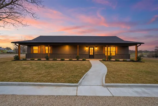 $799,900 | 2303 Pilgrim Lane, Lorena, TX 76655