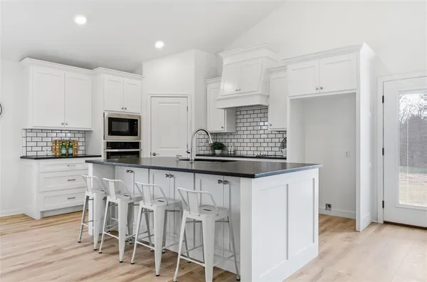 $774,900 | 2303 Pilgrim Lane, Lorena, TX 76655
