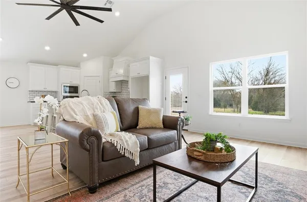 $799,900 | 2303 Pilgrim Lane, Lorena, TX 76655