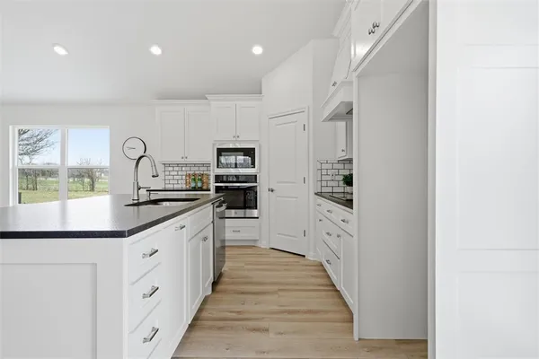 $799,900 | 2303 Pilgrim Lane, Lorena, TX 76655