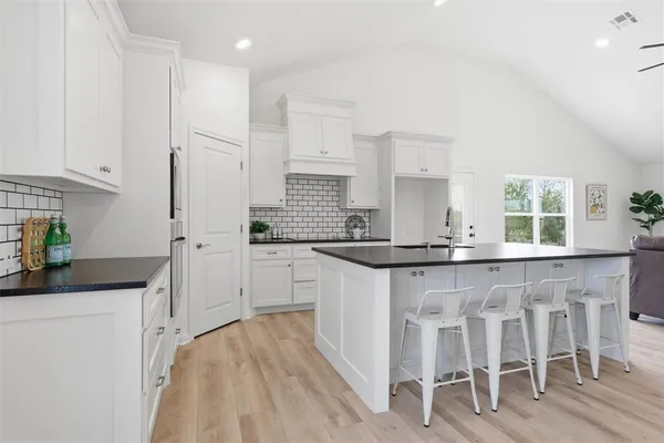 $799,900 | 2303 Pilgrim Lane, Lorena, TX 76655