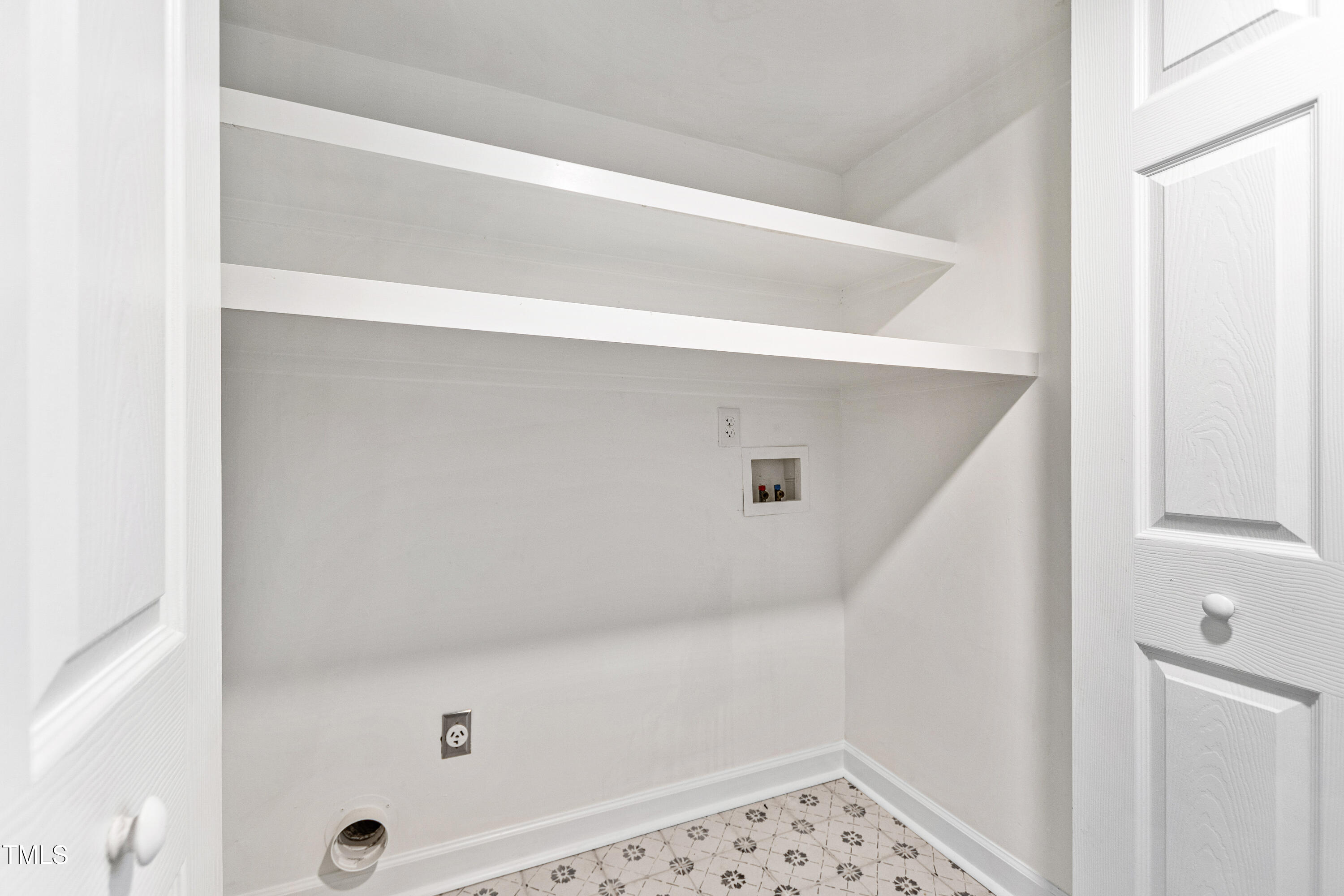 7320 Longstreet Drive Raleigh, NC 27615 - Photo 18 of 73 Unit01_Laundry