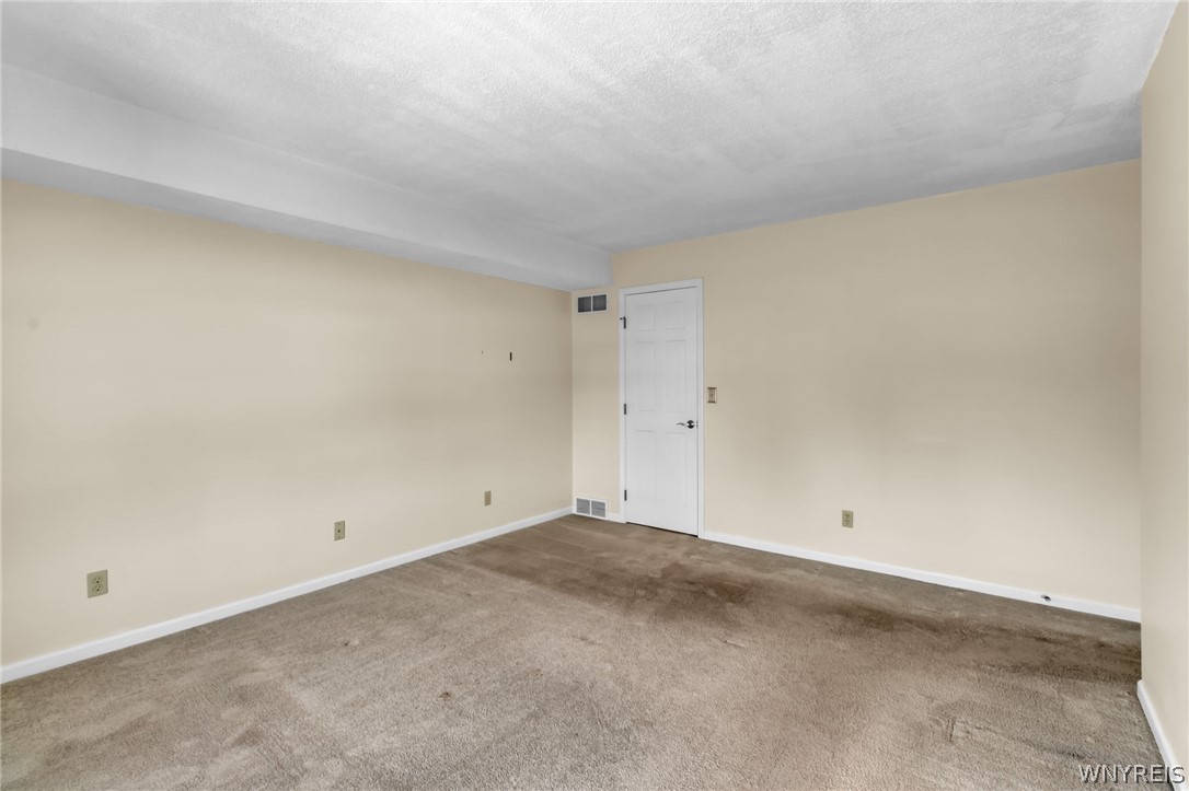 660 Youngs Road, Unit E Amherst, NY 14221 - Photo 19 of 46