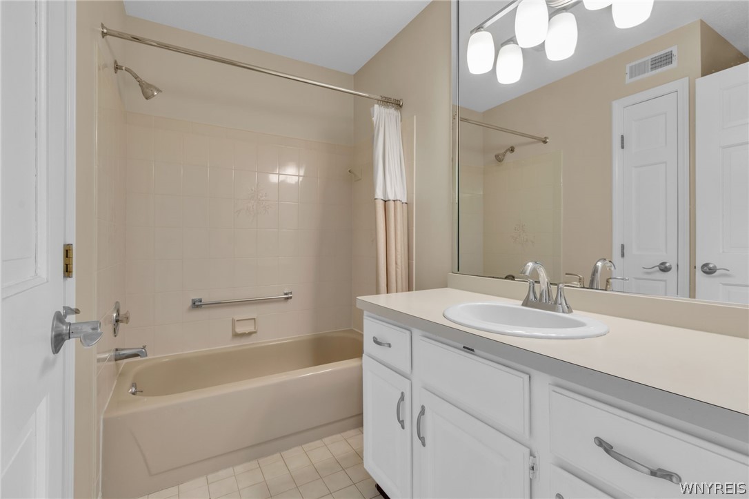 660 Youngs Road, Unit E Amherst, NY 14221 - Photo 20 of 46