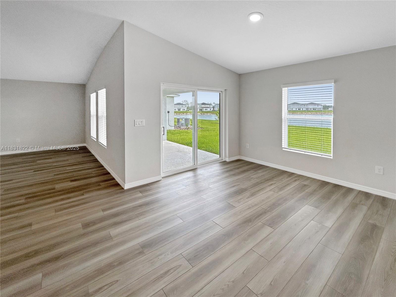 2060 Stillview Pass Zephyrhills, FL 33540 - Photo 13 of 37