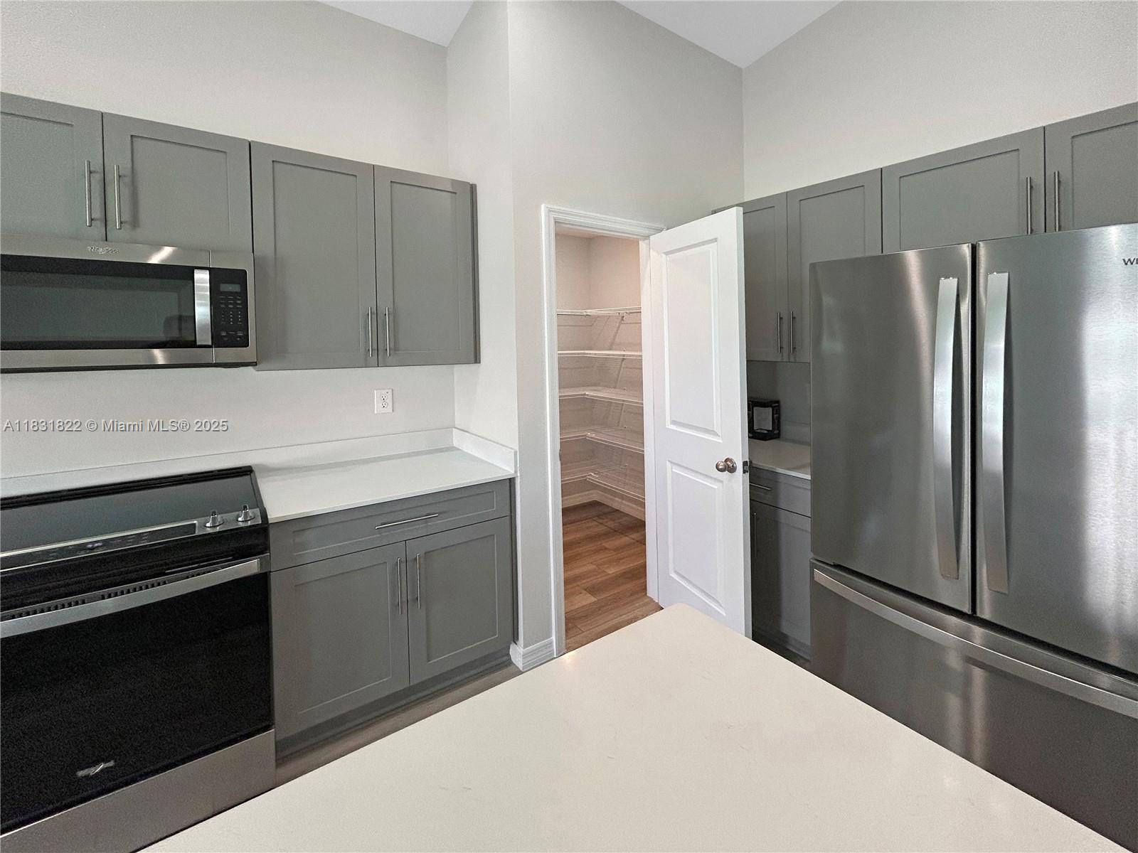 2060 Stillview Pass Zephyrhills, FL 33540 - Photo 14 of 37