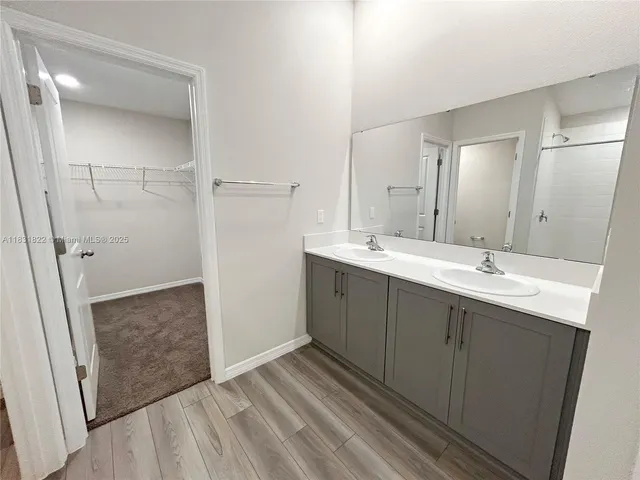 $2,300 | 2060 Stillview Pass, Zephyrhills, FL 33540