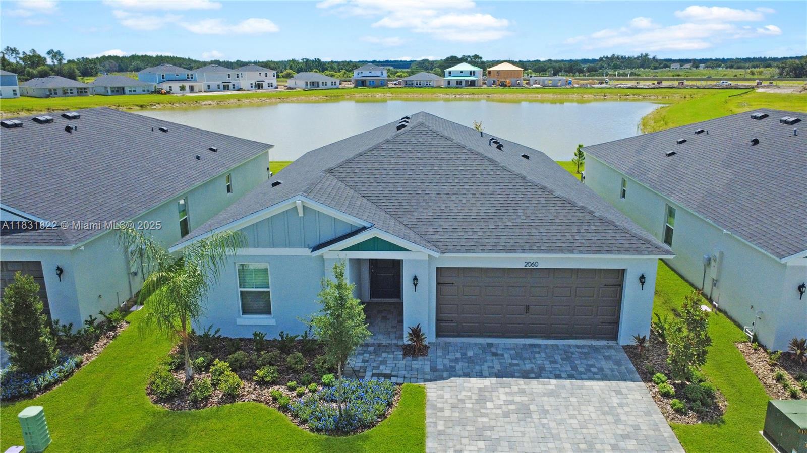 2060 Stillview Pass Zephyrhills, FL 33540 - Photo 3 of 37