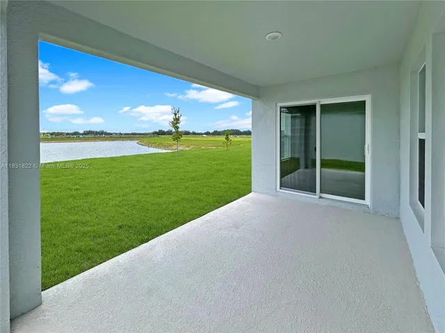 $2,300 | 2060 Stillview Pass, Zephyrhills, FL 33540