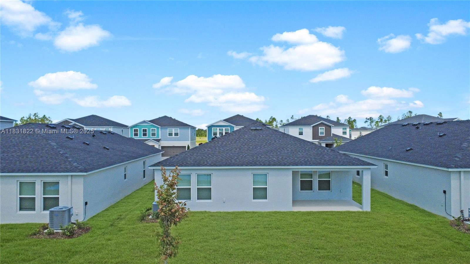 2060 Stillview Pass Zephyrhills, FL 33540 - Photo 34 of 37