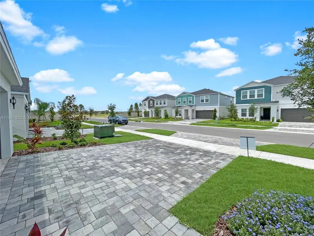 $2,300 | 2060 Stillview Pass, Zephyrhills, FL 33540